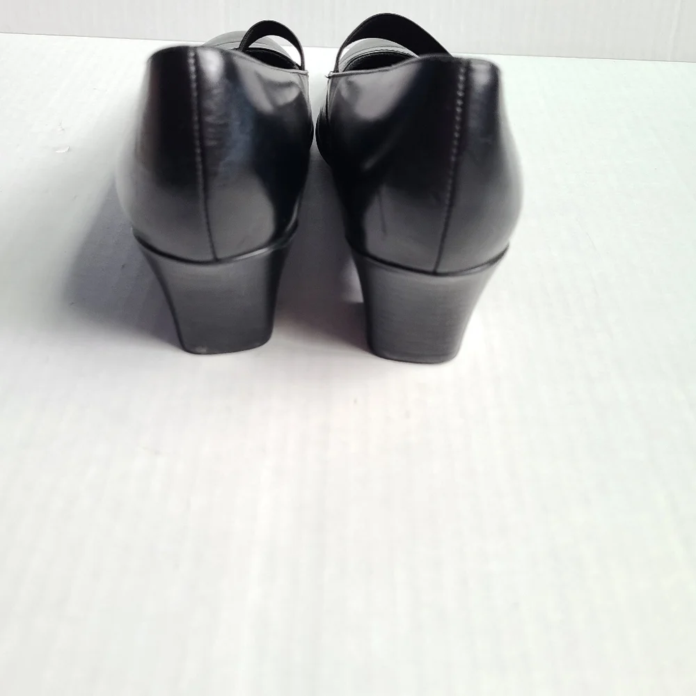 MUNRO american black Elastic leather pumps heels